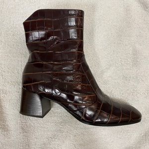 Like New, M Gemi THE CORSA CONCAVO Walnut, 38